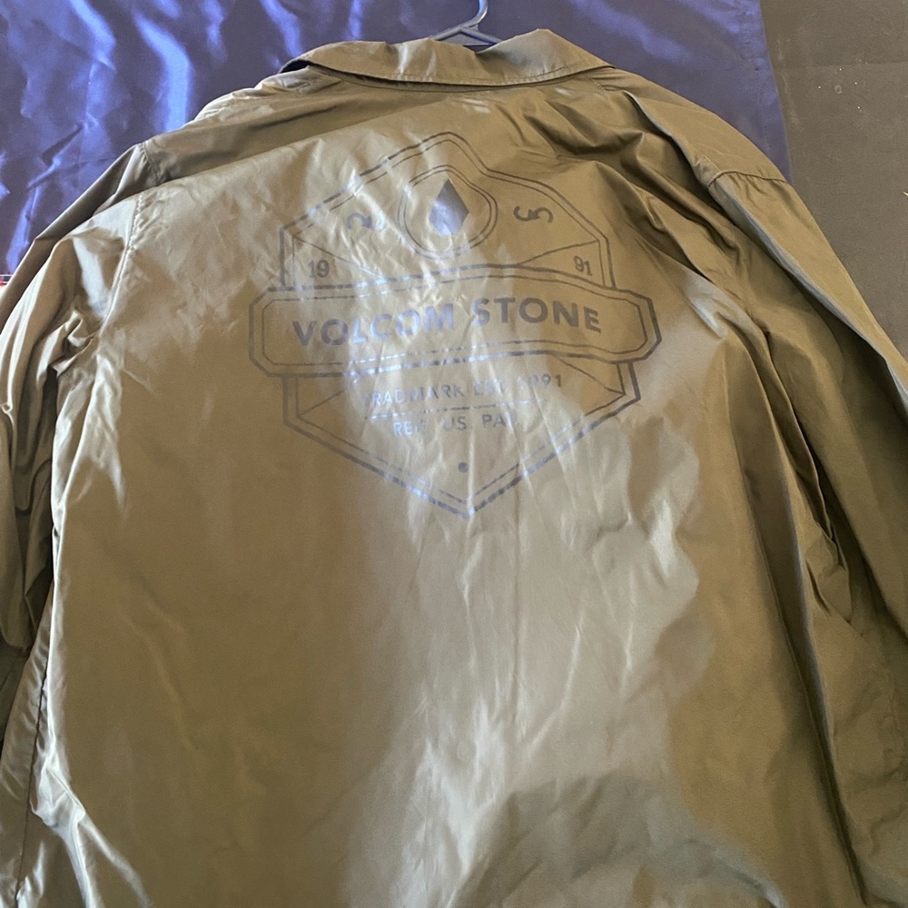2 Volcom lightweight windbreaker water repellent jackets with zip tech